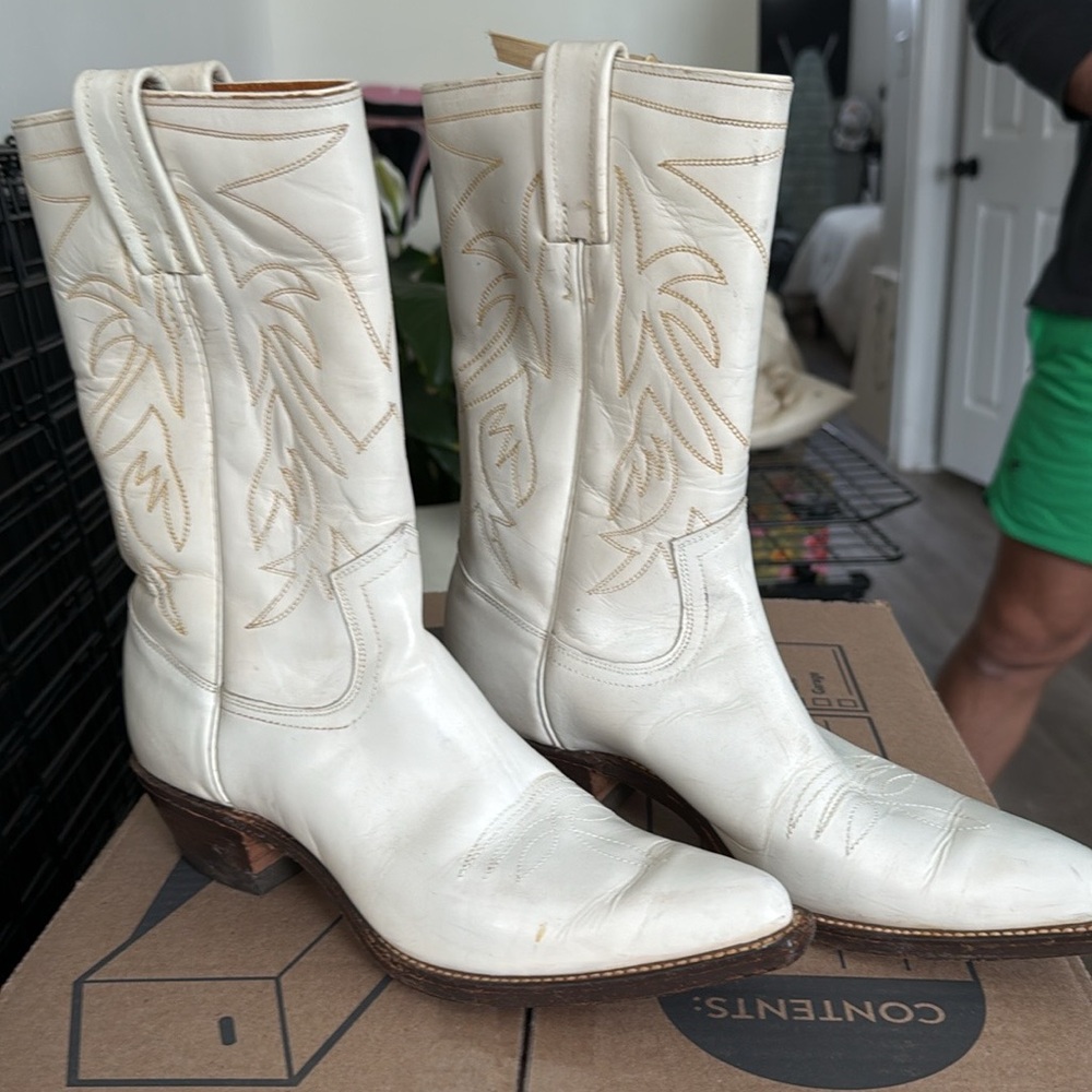 Vintage Frye Boots - Picture 2 of 4